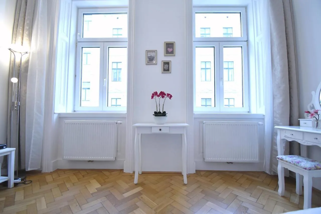 Cosy 3 Room Viennese Flat - 10Min To City Center Apartment Wien