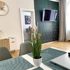Am Einsiedlerpark Apartment