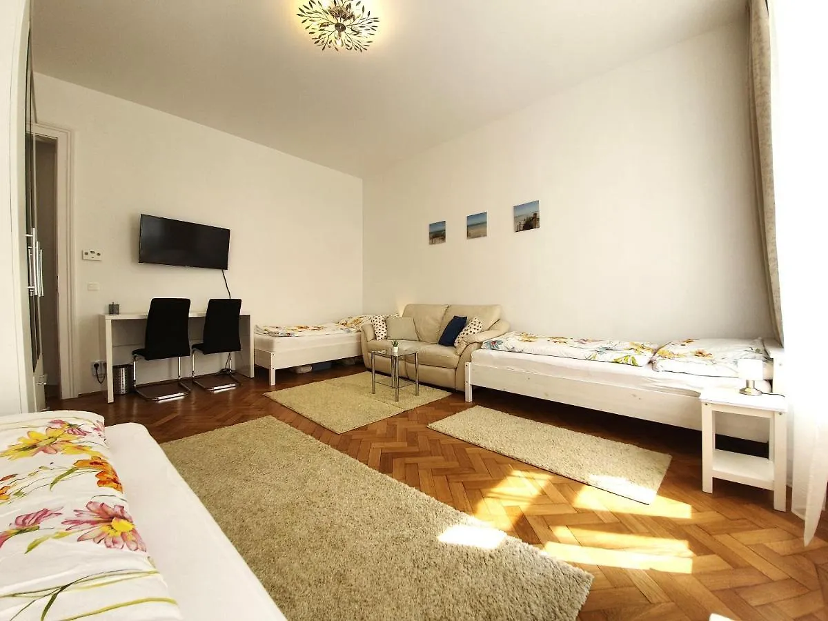 Cosy 3 Room Viennese Flat - 10Min To City Center 0*, Viena Austria