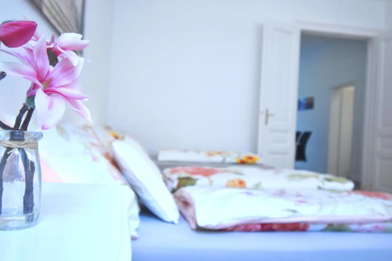 Cosy 3 Room Viennese Flat - 10Min To City Center 0*, Viyana Avusturya